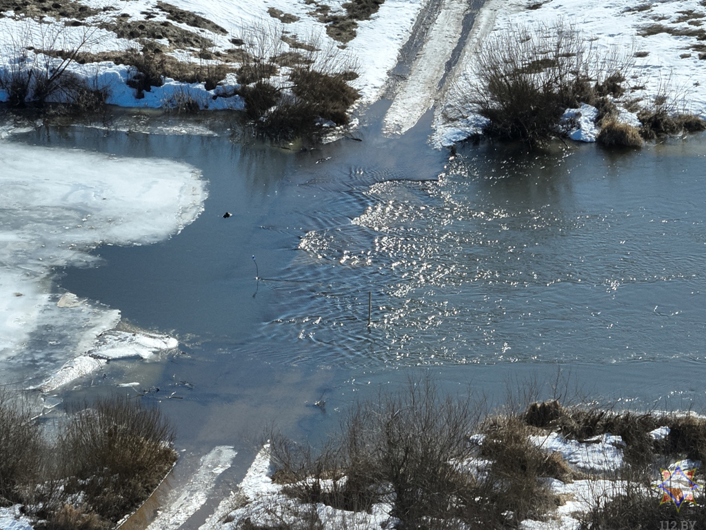 В Могилёвской области автомобильный мост ушёл под воду