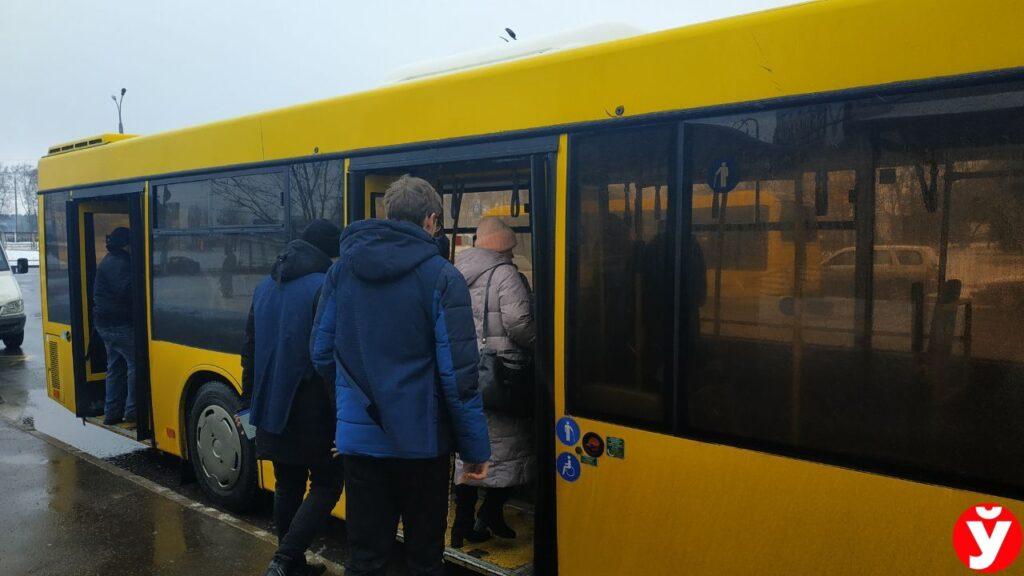 Действия контролёра незаконные? Про случаи, когда пассажир может не давать паспорт в руки