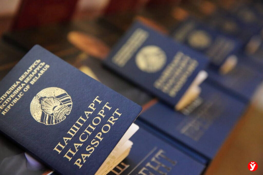 Паспорт с пелёнок? Разбираемся, почему Беларусь не раздаёт гражданство по факту рождения