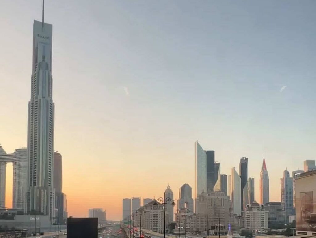 «Лучше так, чем развернули бы в небе»: как белорусы пережили закрытие неба в Дубае