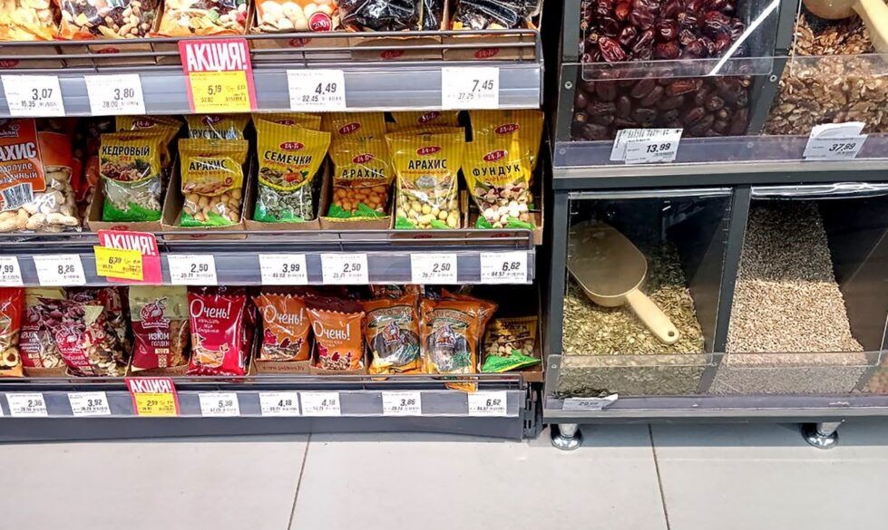 В магазине в Заславле заметили тараканов — что ответили в администрации