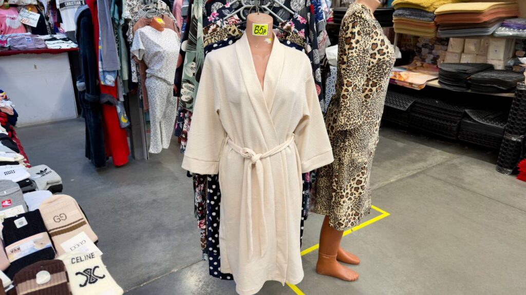 Подарки к 8 Марта до 100 рублей: что можно найти на Экспобеле