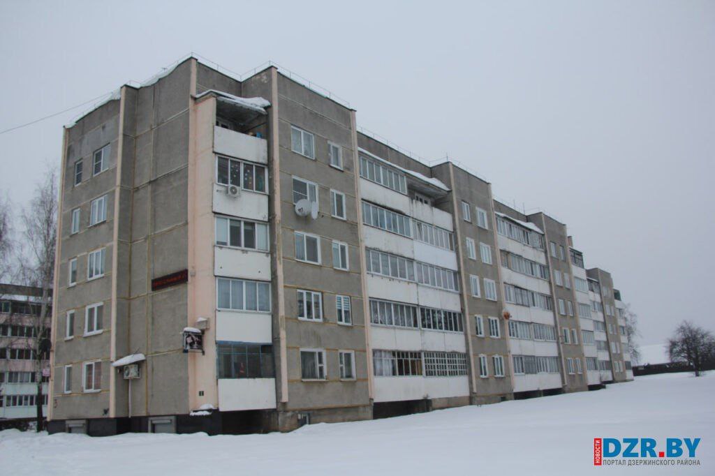 Незнакомец стучал в дверь к ребенку в Дзержинске – история получила неожиданную развязку