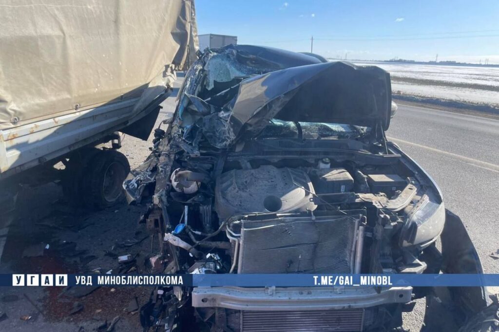 В Минском районе в ДТП пострадал дорожный рабочий