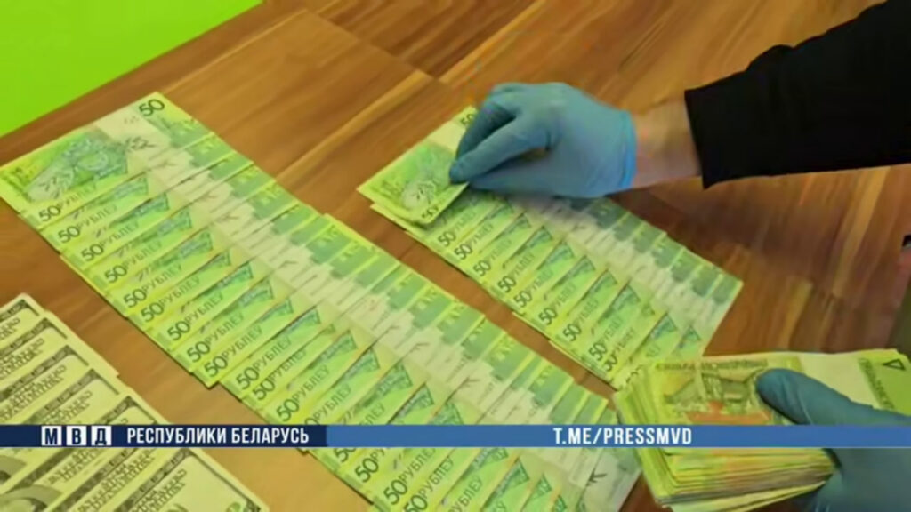 Начальник транспортного цеха в Минской области попался на взятке в 19 тысяч рублей