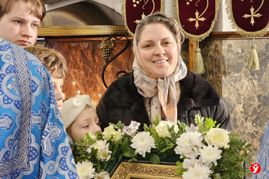 В Борисов прибыла частица пояса Богородицы – за чем едут к святыне за сотни километров