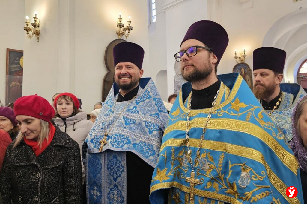 В Борисов прибыла частица пояса Богородицы – за чем едут к святыне за сотни километров