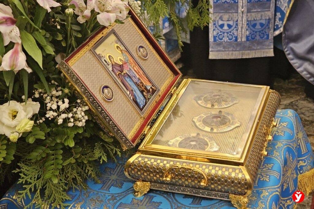 В Борисов прибыла частица пояса Богородицы – за чем едут к святыне за сотни километров