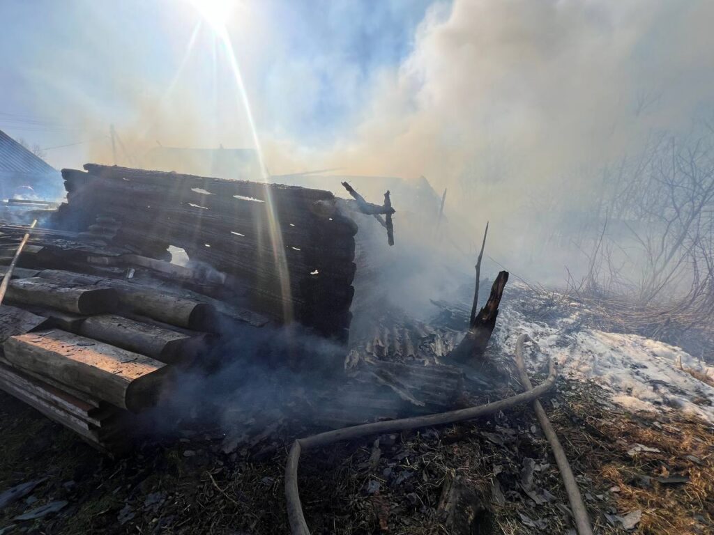 В Логойском районе сгорел сарай