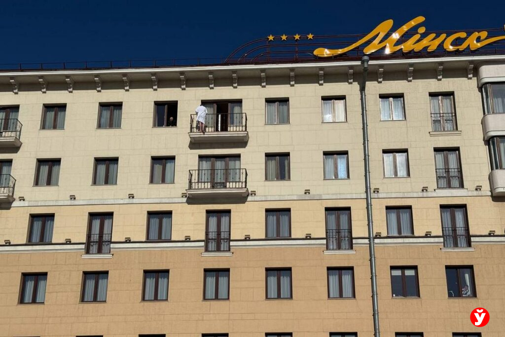 Что известно о мужчине, которого спасали у гостиницы «Минск»
