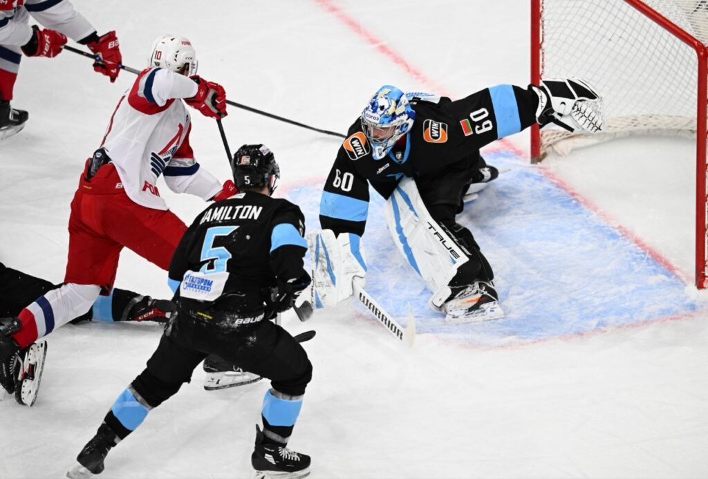 Минское «Динамо» по буллитам обыграло ярославский «Локомотив»