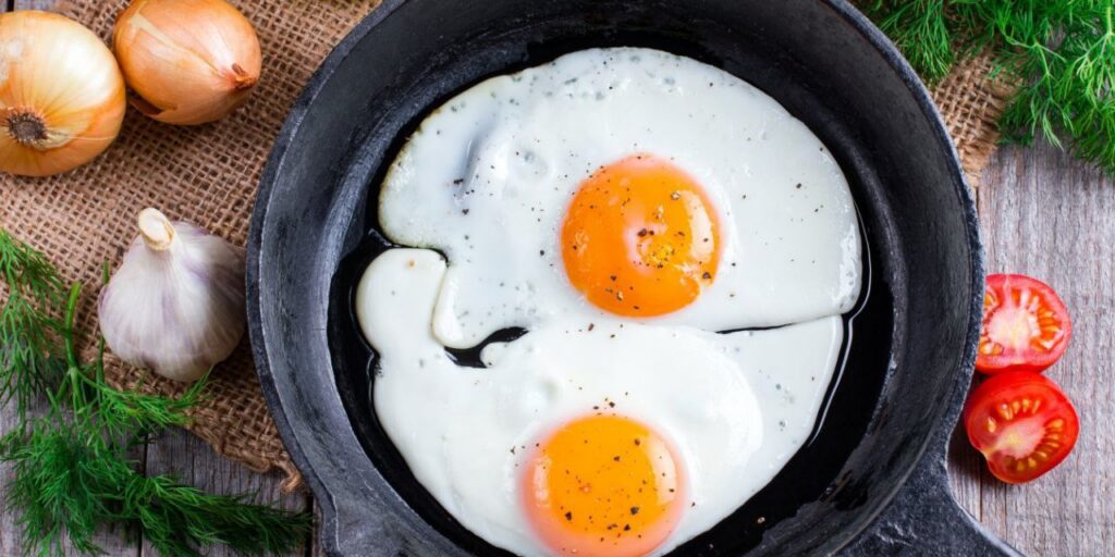 День яичницы: три вкусных завтрака