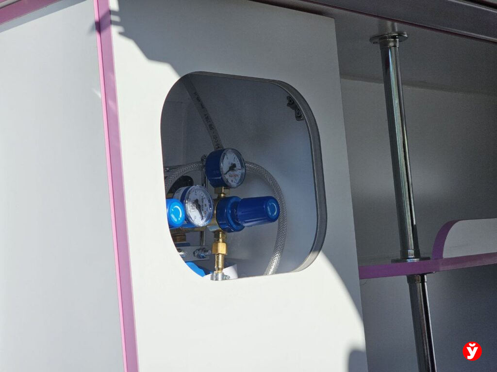 Борисовская ЦРБ получила современный реанимобиль для детей