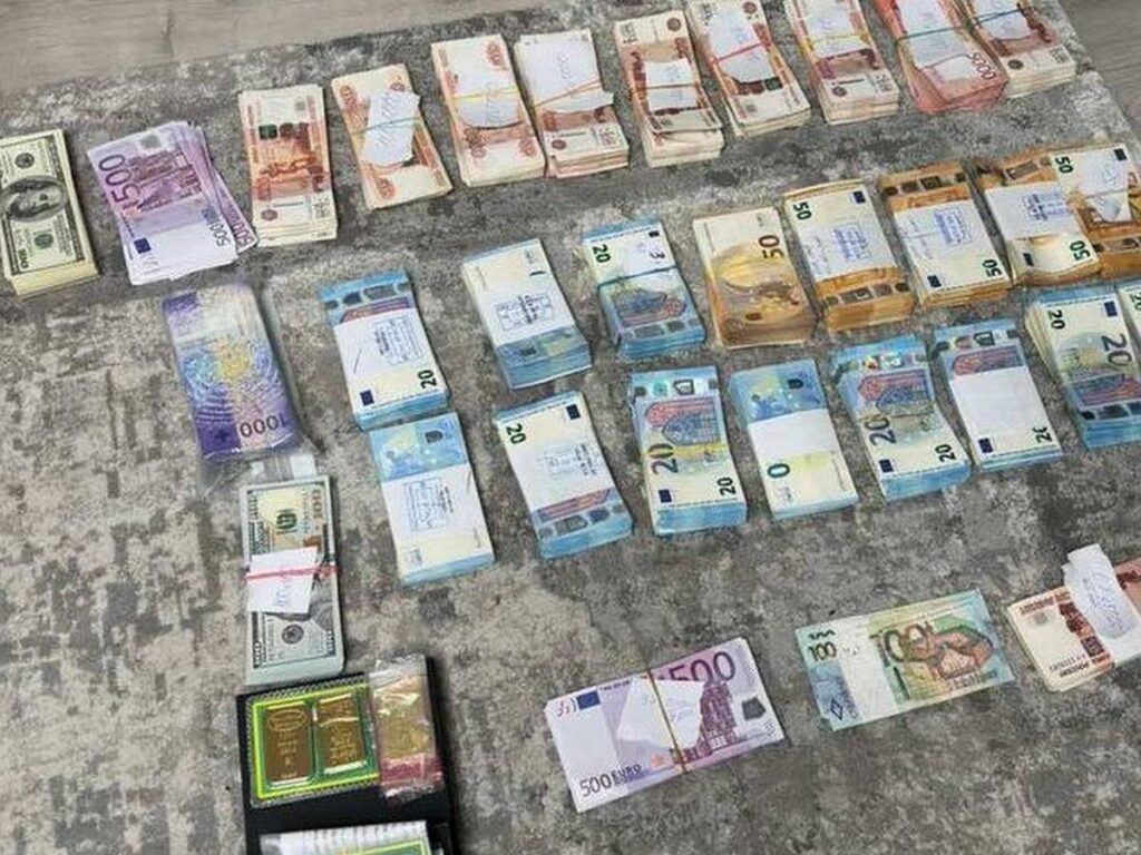 КГК: при получении взятки задержан главный ветврач птицефабрики