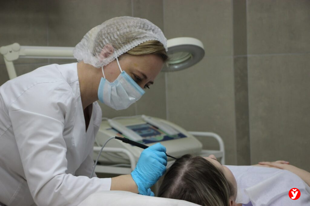 Репортаж из кабинета врача из Борисова, откуда мужчины иногда сбегают