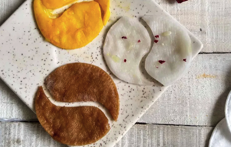 Школьница из Колодищей создала патчи для глаз из гречневой шелухи