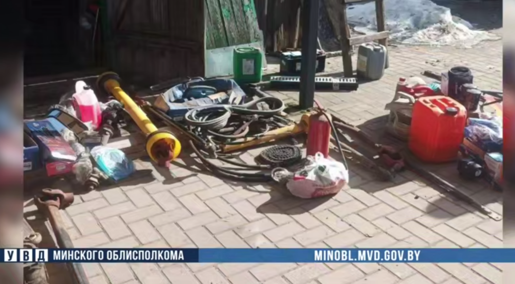 В Солигорске изъяты 105 литров окрашенного дизтоплива и запчасти для сельхозтехники