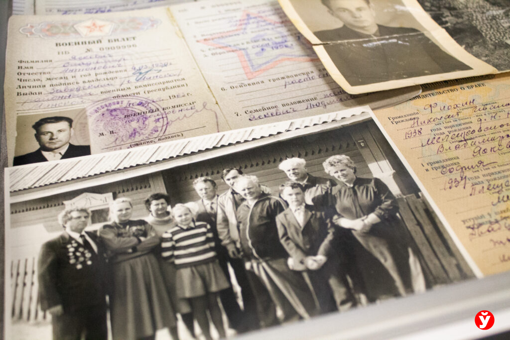 История здесь оживает. В Хатыни встретились семьи выживших свидетелей трагедии