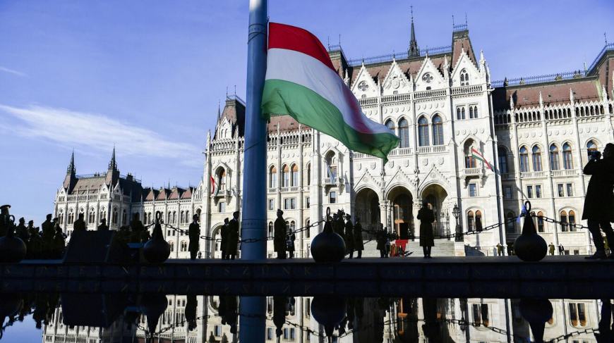 Выборы в Венгрии: Орбан обвиняет ЕС во вмешательстве