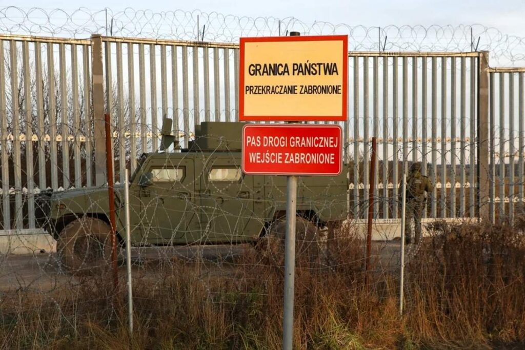 В Польше начали строить новое заграждение на границе с Беларусью