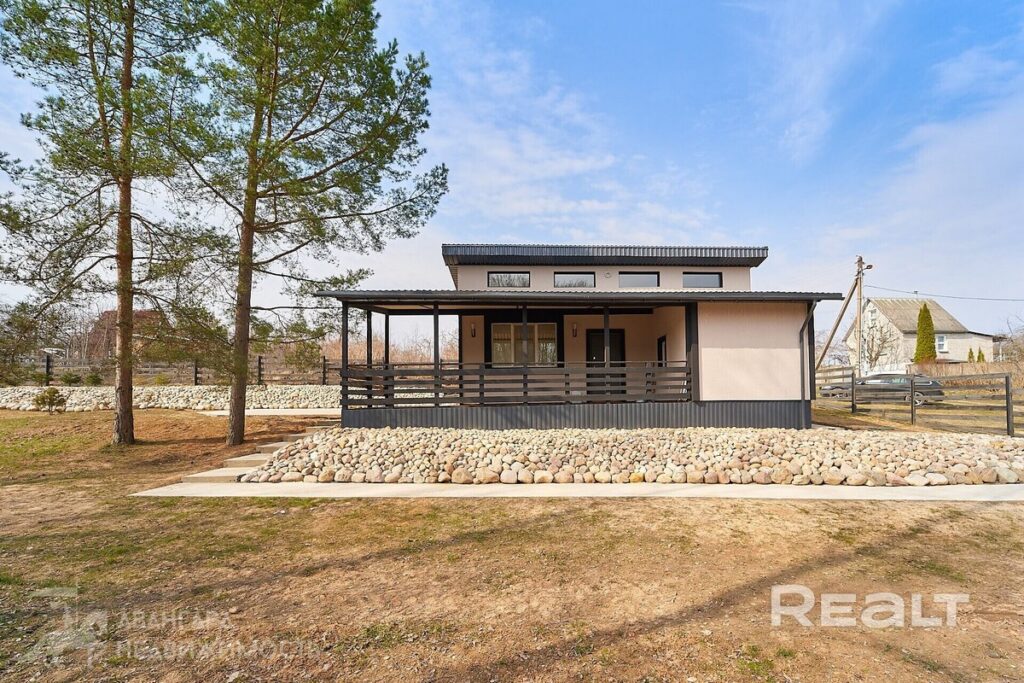 В Раковском районе продают аккуратный домик для загородной жизни – узнали цену