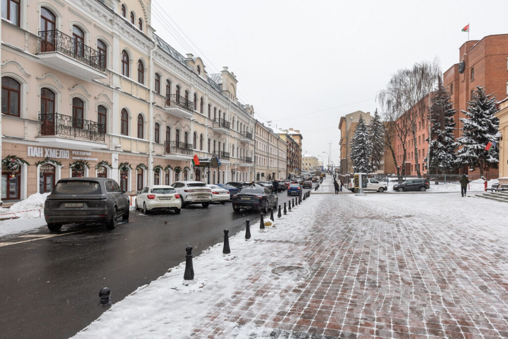 В центре Минска на исторической улице продается эстетичная двушка. Узнали, сколько стоит