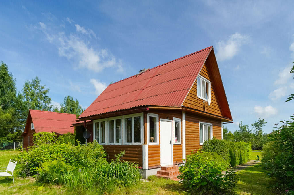В Воложинском районе продается дом с баней и большим участком
