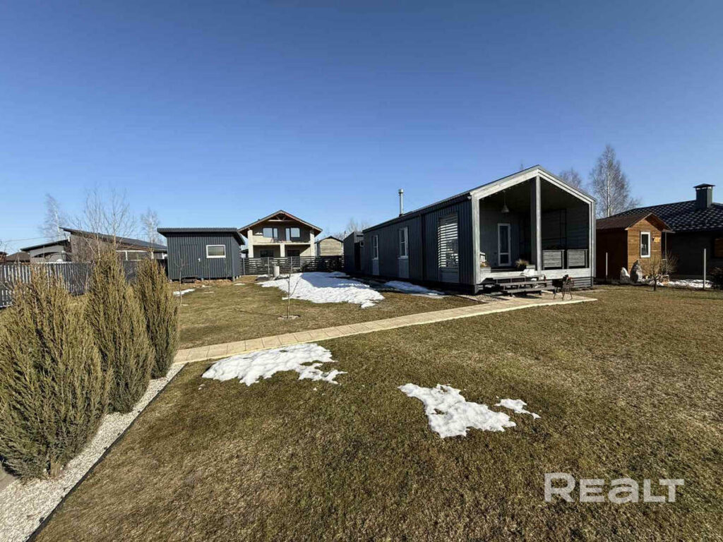 В Минском районе продают дачу по цене однушки. Посмотрите, как она выглядит