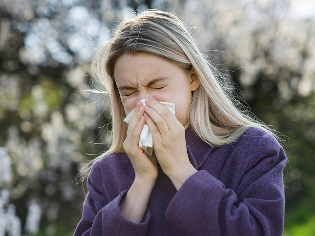 В Беларусь пришла первая волна пыльцы: чек-лист для аллергика на весну