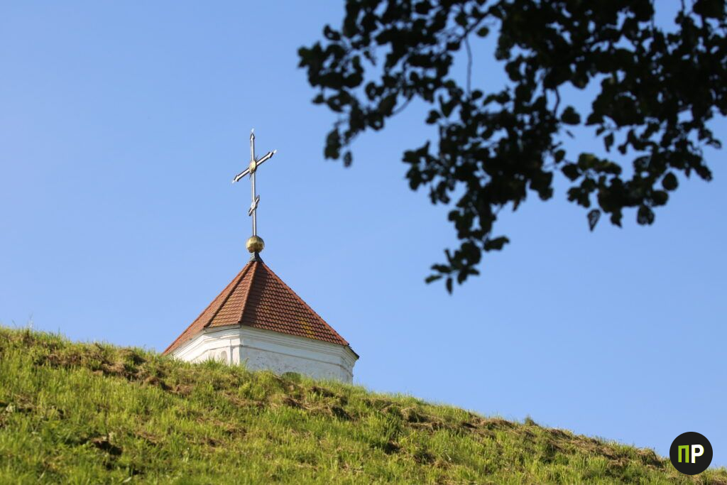 Под землей в Заславле обнаружили каменный храм древнерусского периода