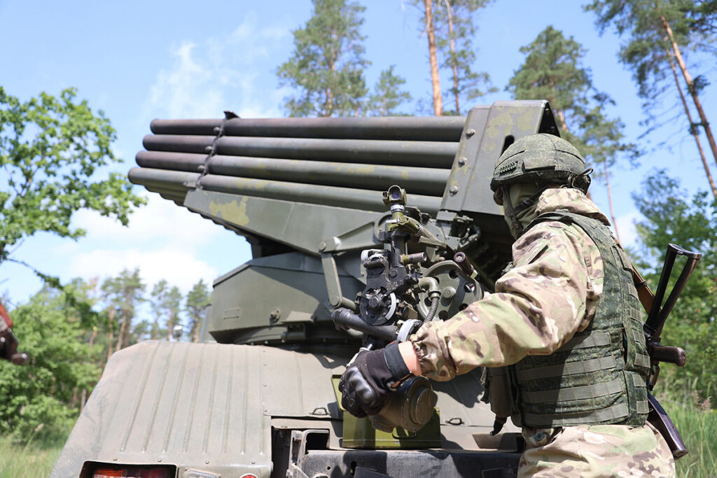 Лукашенко сказал, когда Беларусь может нарастить численность войск до полумиллиона