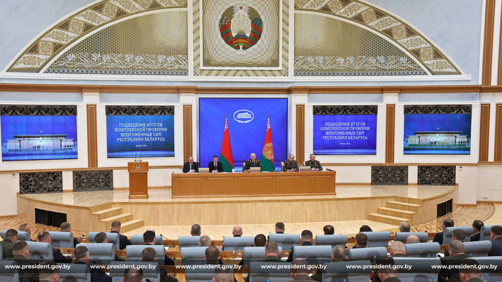 «Никакого заигрывания с подчиненными»: Лукашенко объяснил суть своей «диктатуры»