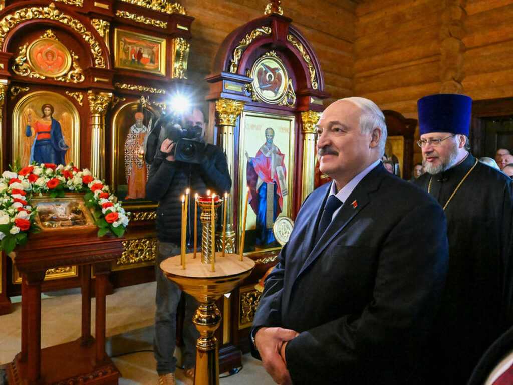 От свечи в храме до верительных грамот: как Беларусь развязывает узлы недоверия