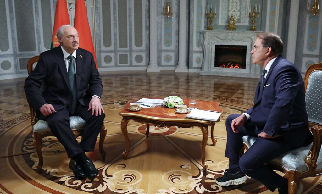 Лукашенко объяснил, почему Орбан проиграл парламентские выборы