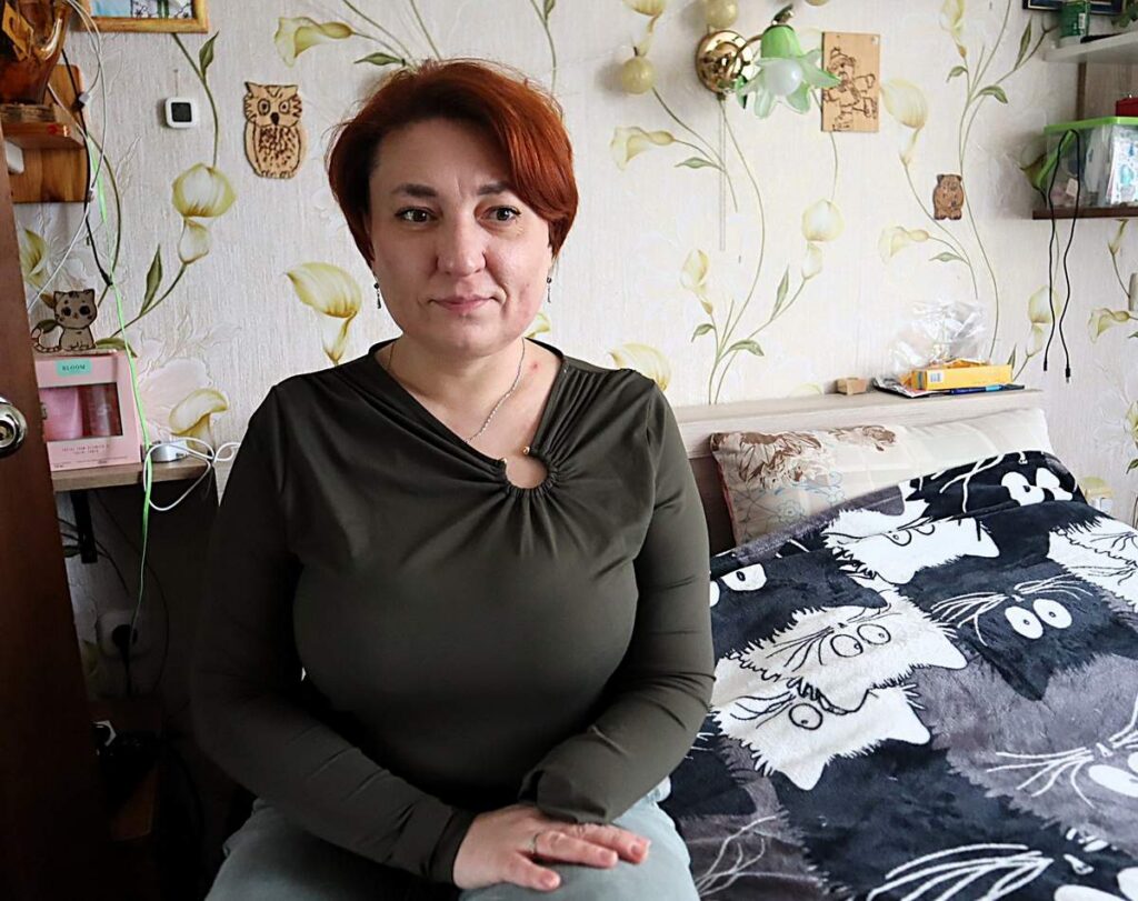 Фантомная боль и реальная беда: история молодечненки, которая заново учится жить без кисти руки