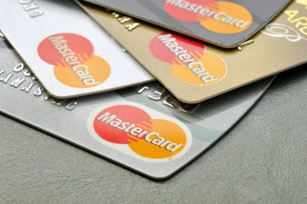 С 21 апреля карты Mastercard двух банков перестанут работать в ряде европейских стран