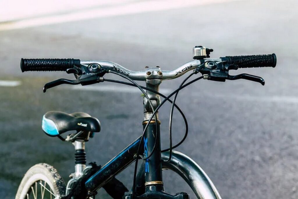 В Боровлянах ребёнок получил тяжёлую черепно-мозговую травму при падении с велосипеда