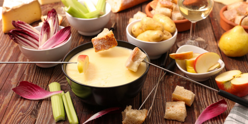 11 апреля – день сырного фондю: что приготовить для всей семьи