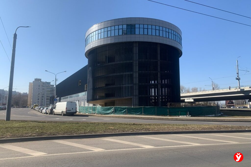 Паркинг, которого нет? Что происходит на улице Могилевской в Минске на самом деле