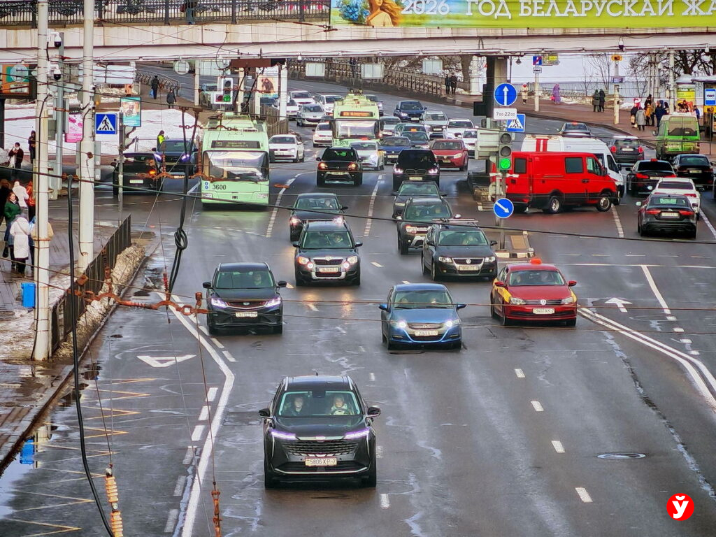 В ГАИ предупредили белорусов о штрафах за наклейки на авто – приготовьте 225 рублей