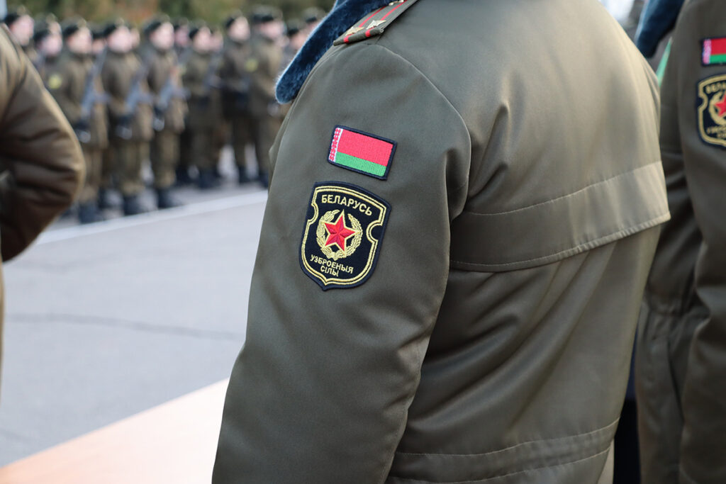 Офицеров запаса призывают на военную службу — Лукашенко подписал указ