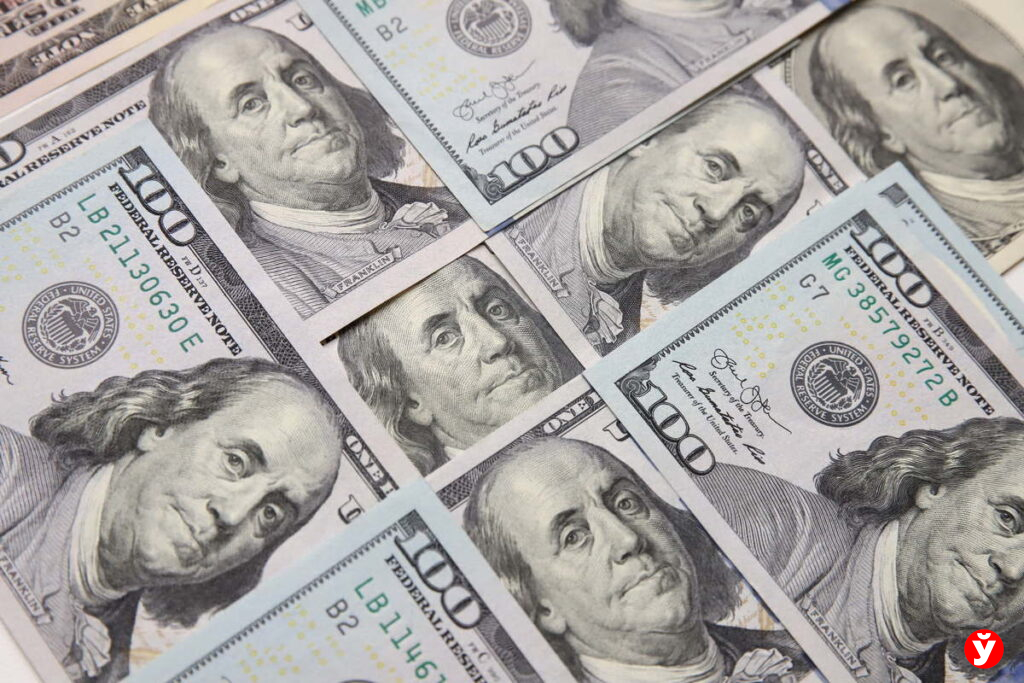 Белорусам больше нельзя одалживать друзьям доллары и евро – есть ли исключения?