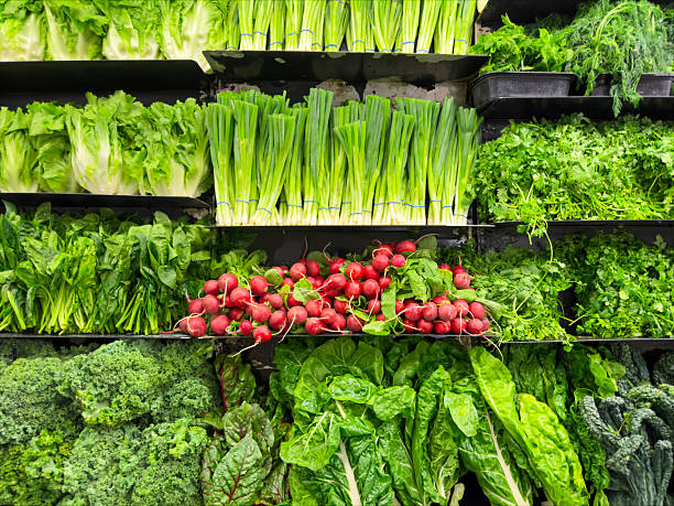 В Минске из магазинов изымают почти тонну зелени — в чем проблема