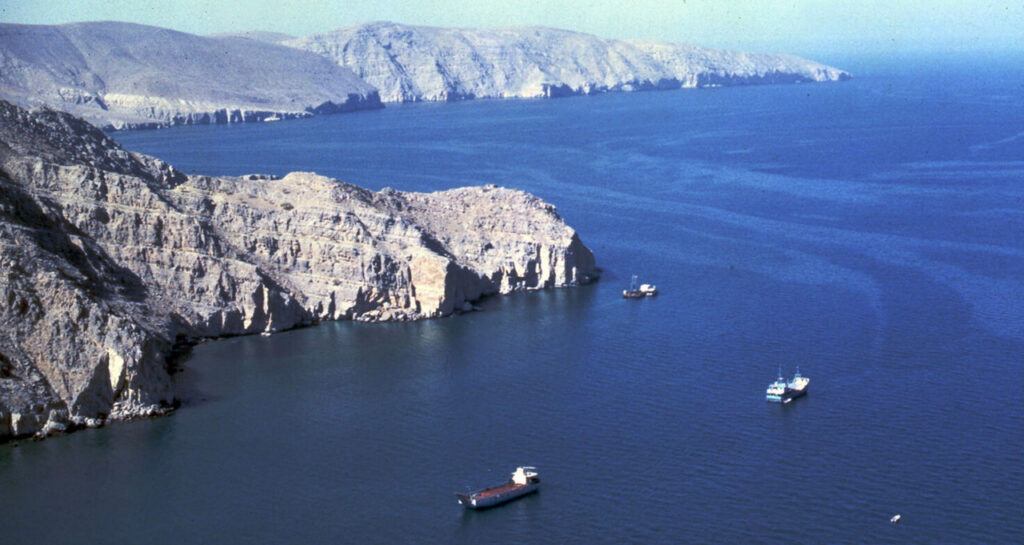 Проливы и отливы: что будет с долларом, если США заблокируют Ормуз?