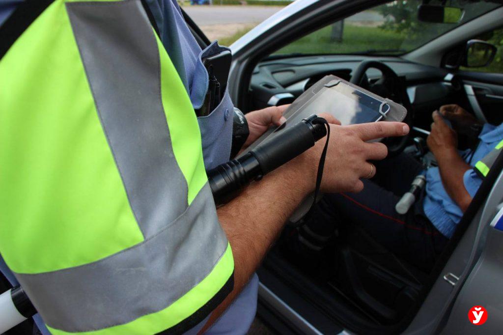 Могилевчанин без прав пытался дать взятку инспекторам ГАИ