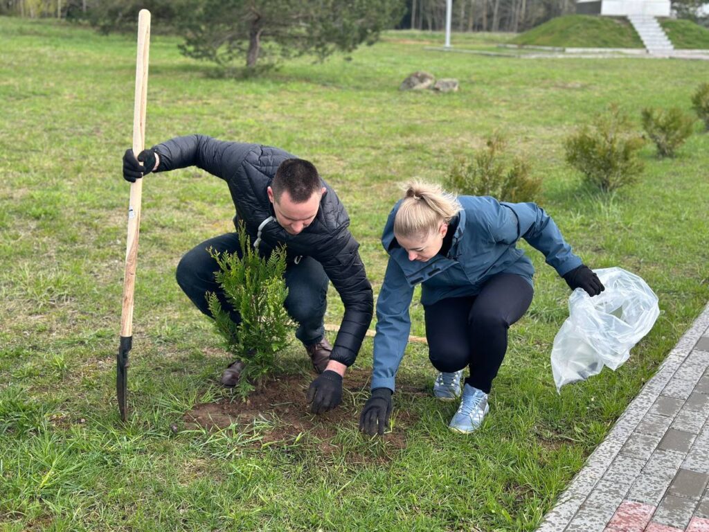 Кого могут не пустить на республиканский субботник – рассказали в Минтруда