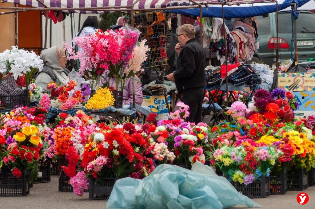 МАРТ проверил объекты торговли искусственными цветами. Нарушения – почти в каждом третьем
