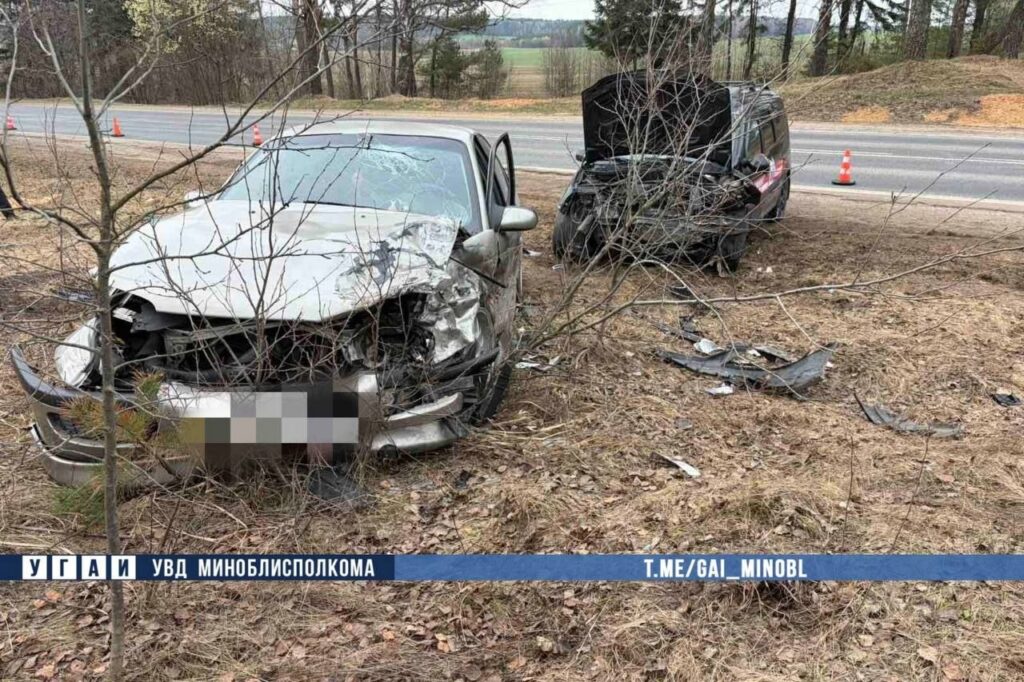 На Р‑55 водитель LADA выехал на встречку и столкнулся с Opel – двое молодых людей в больнице