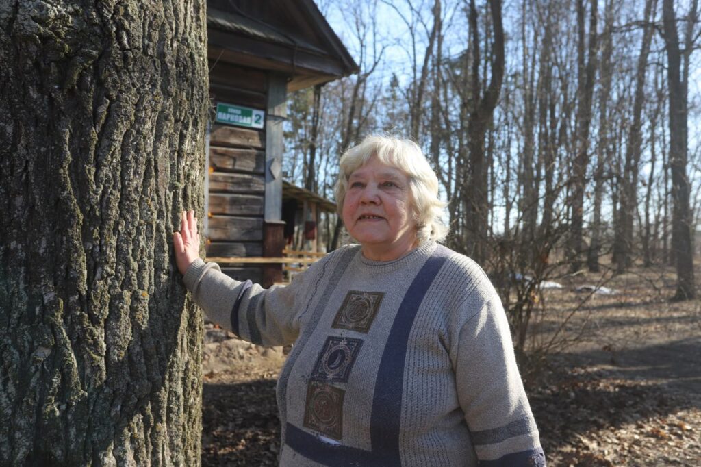 В бывшем имении Ваньковичей в Смолевичском районе живет семья – дом в старом парке