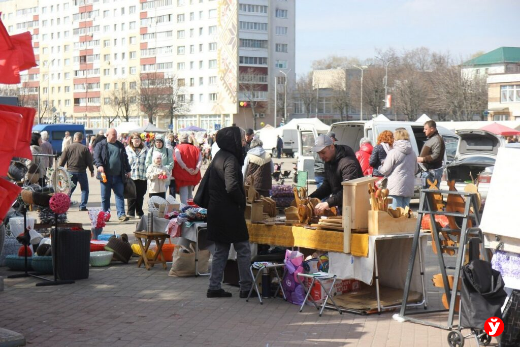 В Солигорске выстроились очереди за картошкой по 1 рублю – что еще раскупали на ярмарке